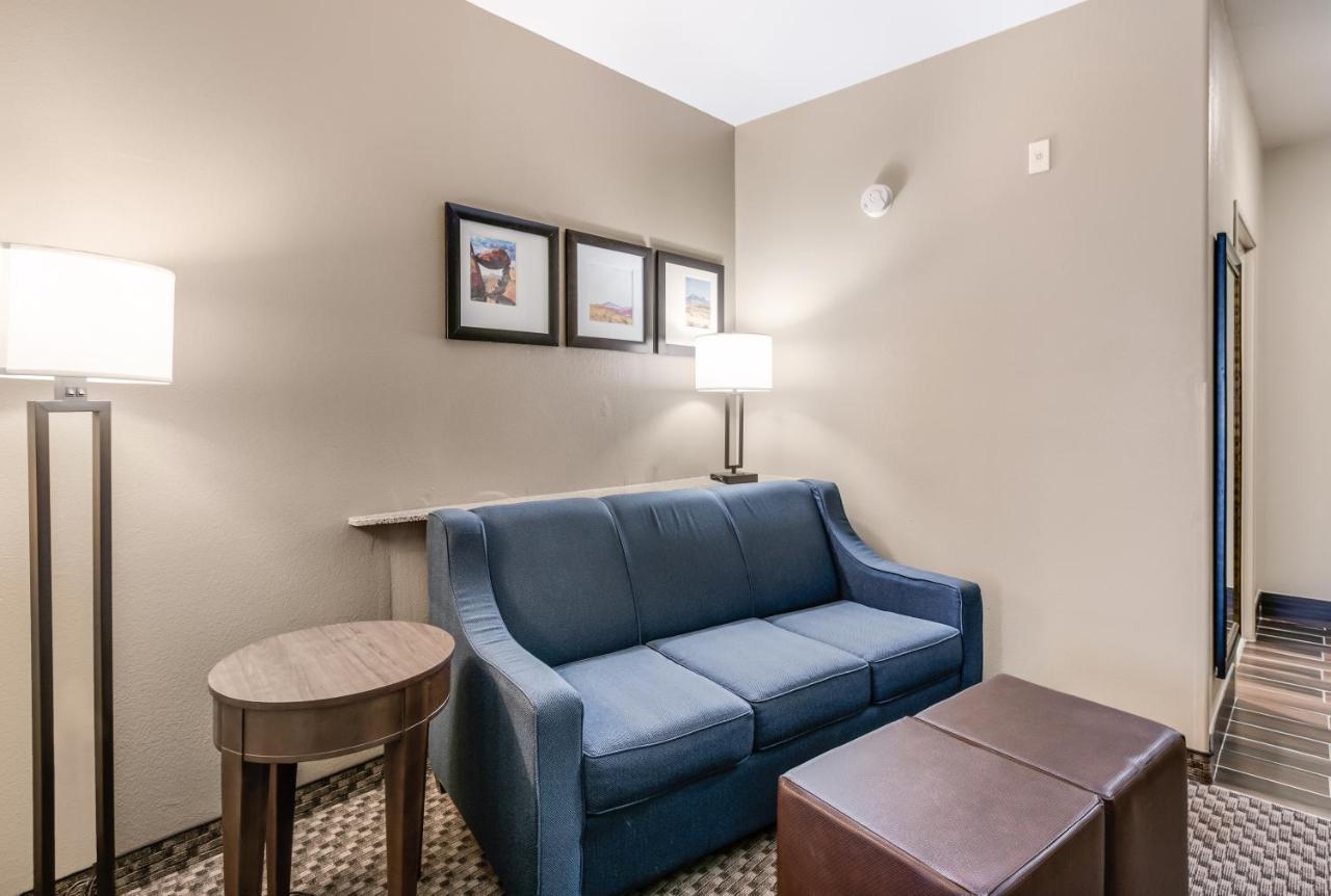 Comfort Suites Форт-Стоктон Экстерьер фото