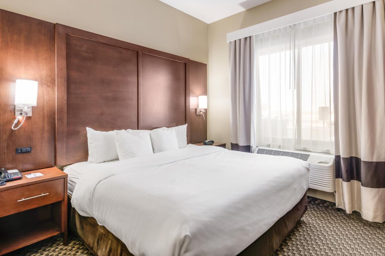 Comfort Suites Форт-Стоктон Экстерьер фото