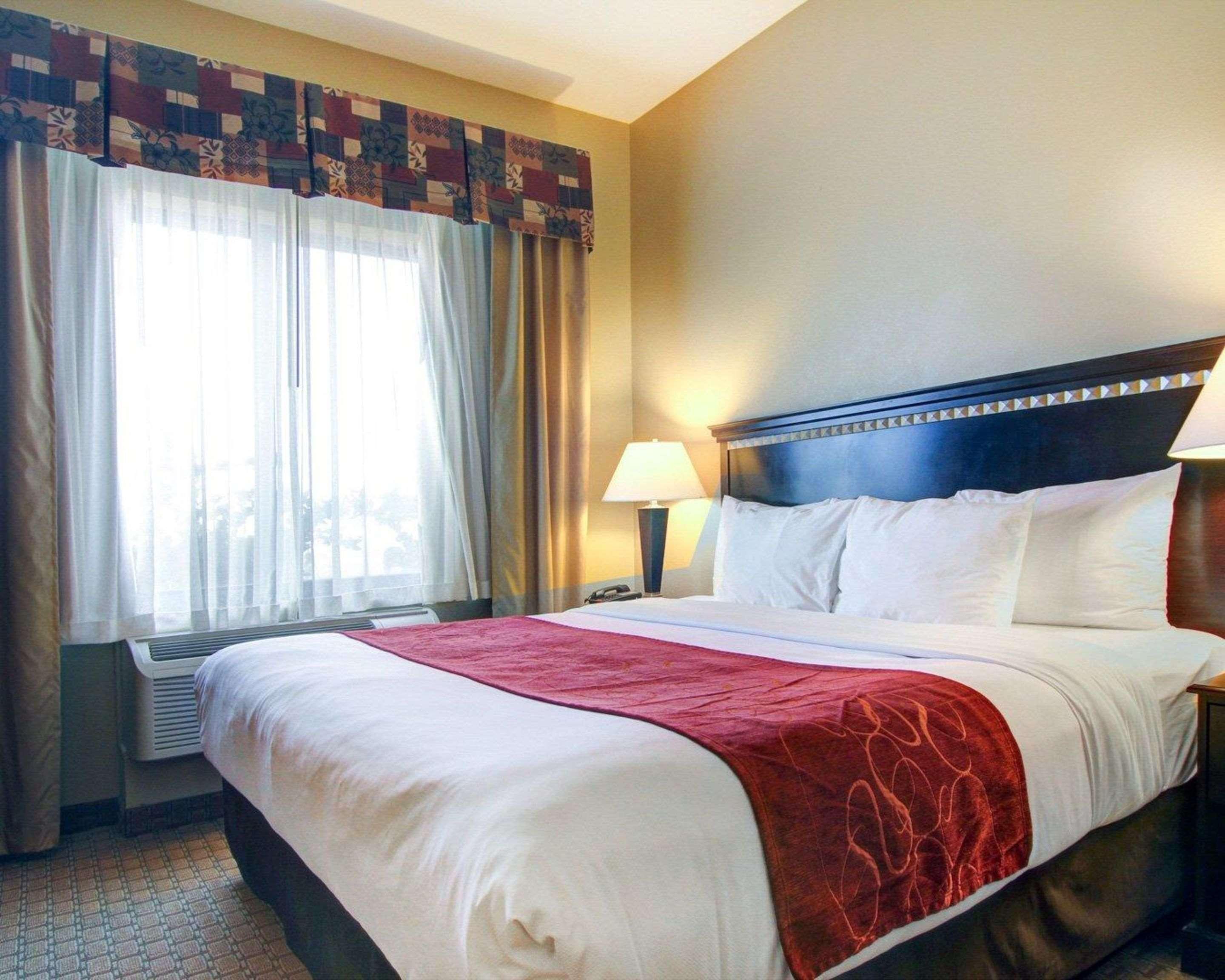 Comfort Suites Форт-Стоктон Экстерьер фото