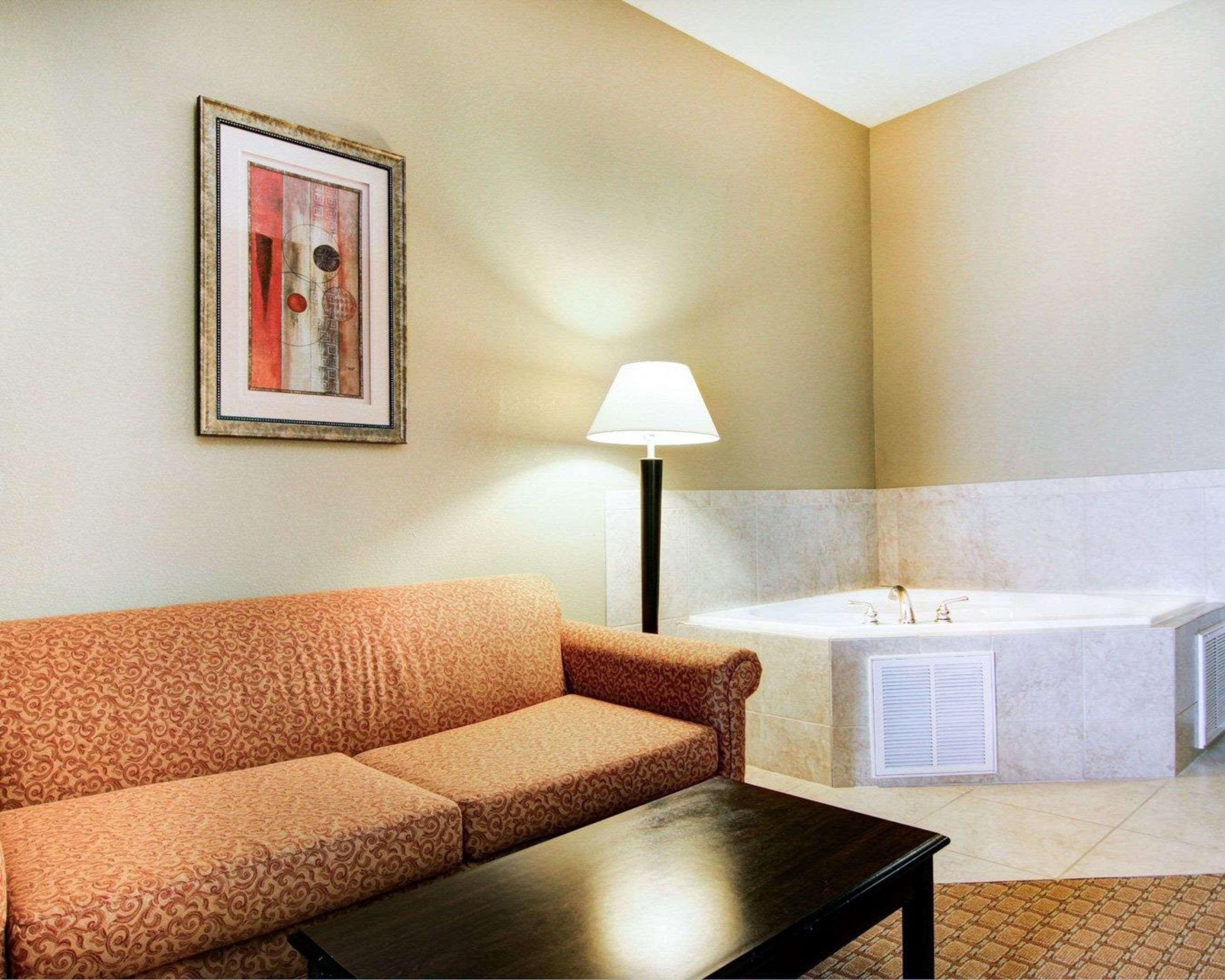 Comfort Suites Форт-Стоктон Экстерьер фото