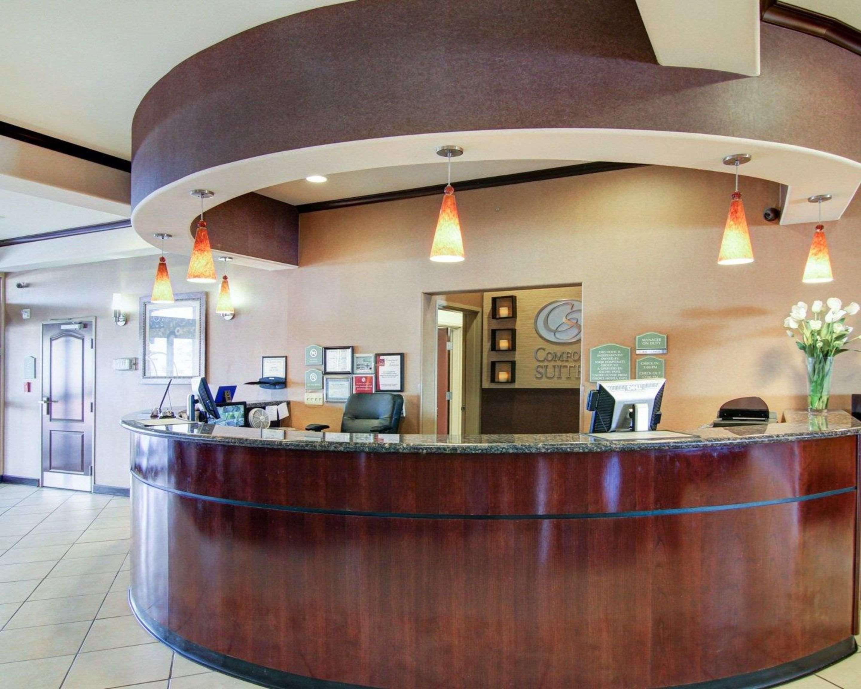 Comfort Suites Форт-Стоктон Экстерьер фото
