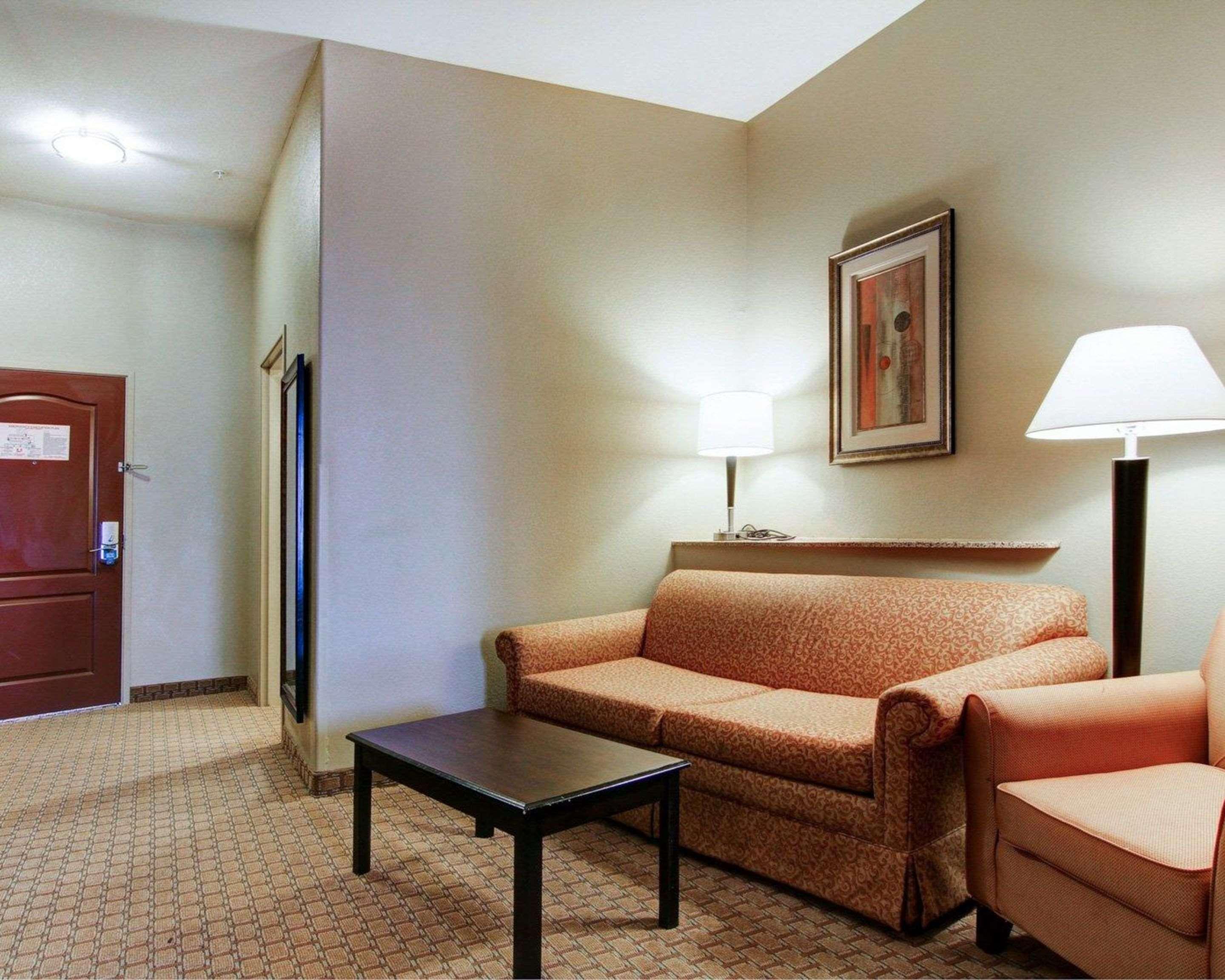 Comfort Suites Форт-Стоктон Экстерьер фото