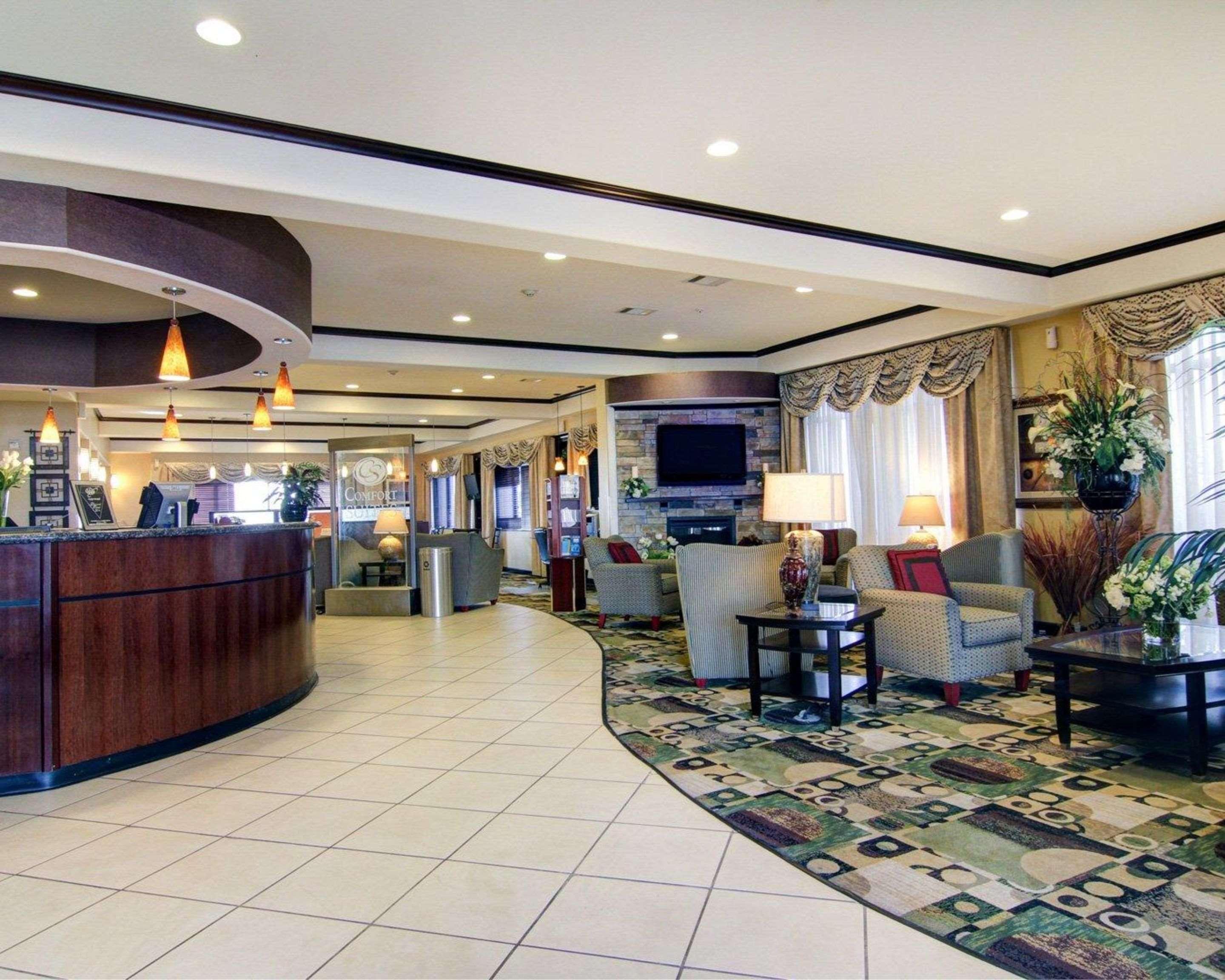 Comfort Suites Форт-Стоктон Экстерьер фото